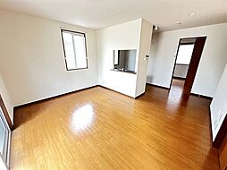 ニューヴァレイ船越　A棟 2階3LDKのリビング/ダイニング