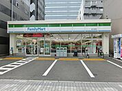 コンビニ「ファミリーマート西十日市店まで179ｍ」