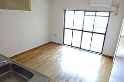 ティファニー 2階2LDKのリビング/ダイニング