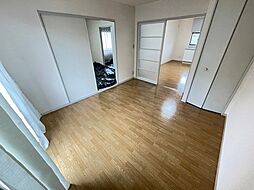 ディアス西原 2階3DKのリビング/ダイニング