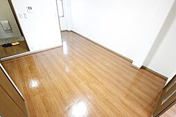 ロイヤルタムラバラ館 1階2LDKのリビング/ダイニング