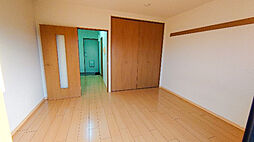 ゴールデンヒルズモリナオII 2階1Kのリビング/ダイニング