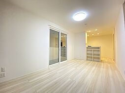 スマイルオン 2階1LDKのリビング/ダイニング