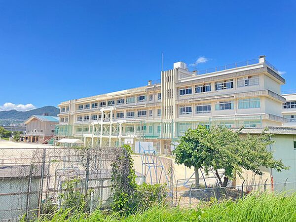 画像3:中学校「広島市立祇園東中学校まで731ｍ」