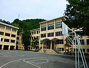 中学校「私立広島学院中学校まで637ｍ」