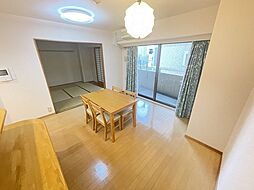 ファミール比治山通り 4階2LDKのリビング/ダイニング