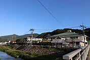 小学校「広島市立瀬野小学校まで1068ｍ」