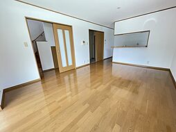 浅野メゾネット 1階3LDKのリビング/ダイニング