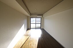 ロイヤル比治山 6階ワンルームのリビング/ダイニング