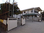 小学校「広島市立黄金山小学校まで725ｍ」