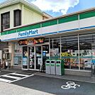 コンビニ「ファミリーマート皆実町六丁目店まで198ｍ」