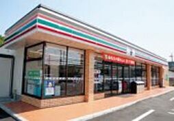 コンビニ「セブンイレブン広島県病院西店まで151ｍ」