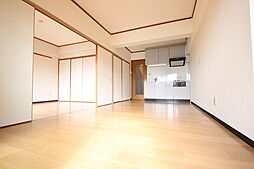 コンフォート宝町 8階3LDKのリビング/ダイニング