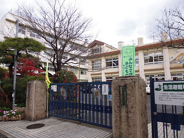 画像22:小学校「広島市立仁保小学校まで319ｍ」
