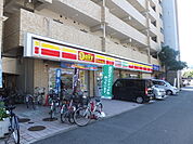 コンビニ「デイリーヤマザキ広島楠木店まで93ｍ」