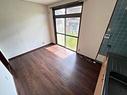 テラス井出口 1階4DKのリビング/ダイニング