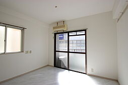 メゾン小河内 3階1Kのリビング/ダイニング