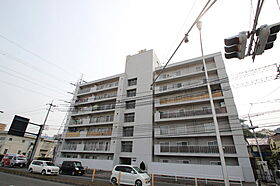 広島県広島市東区牛田新町4丁目（賃貸マンション2LDK・1階・74.12㎡） その1