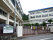 小学校「広島市立牛田新町小学校まで658ｍ」