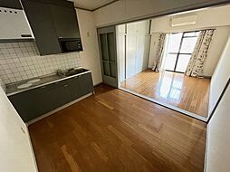 フロール神原 4階1DKのリビング/ダイニング