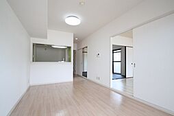 日宝ポニクレール府中 4階3LDKのリビング/ダイニング