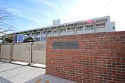 小学校「広島市立五日市東小学校まで358ｍ」