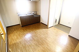 アイランドビル7 301 3階2DKのリビング/ダイニング