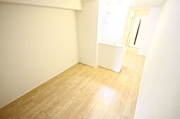 フォースアベニュー 1階1LDKのリビング/ダイニング