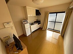 レオパレスファミールD 1階2DKのリビング/ダイニング