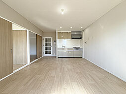 牛田コーポラスF棟 5階3LDKのリビング/ダイニング