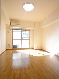 グランジュネッス 1階ワンルームのリビング/ダイニング