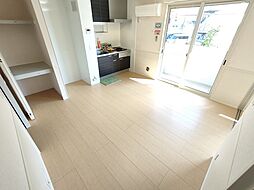 ウィットK 2階1LDKのリビング/ダイニング