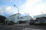 役所「呉市役所安浦市民センターまで1113ｍ」