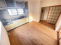 コーポ梶岡 4階2DKのリビング/ダイニング