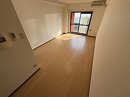 コートレジデンス 1階ワンルームのリビング/ダイニング