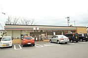 コンビニ「セブンイレブン広島皆賀3丁目店まで484ｍ」