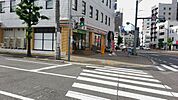 コンビニ「セブンイレブン広島家庭裁判所前店まで95ｍ」
