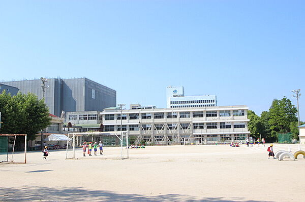 画像18:小学校「広島市立天満小学校まで881ｍ」