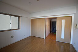 グラビスコート西原 4階1Kのリビング/ダイニング