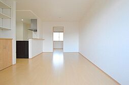 アイリスD 2階2LDKのリビング/ダイニング