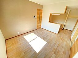 ＬＵＱＲＡＳ可部Ａ 2階1LDKのリビング/ダイニング