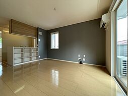 パーシモンズ　A棟 2階2LDKのリビング/ダイニング