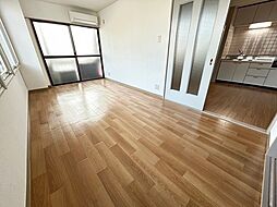 第5KSNビル 3階2DKのリビング/ダイニング