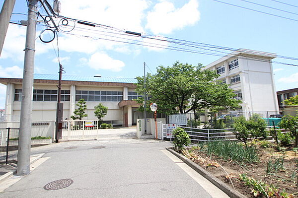 画像22:小学校「広島市立中筋小学校まで1043ｍ」