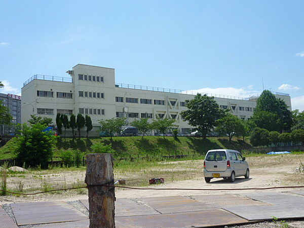 画像5:小学校「広島市立戸坂城山小学校まで407ｍ」