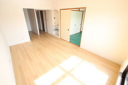 カーサ中筋 1階3LDKのリビング/ダイニング