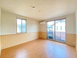 メゾン・ガーデン 2階2LDKのリビング/ダイニング