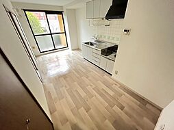 フィネス西田 1階3DKのリビング/ダイニング