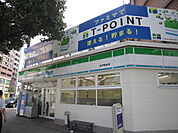 コンビニ「ファミリーマート女学院前店まで147ｍ」