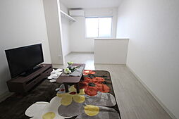 ゼフィルIII 1階1Kのリビング/ダイニング